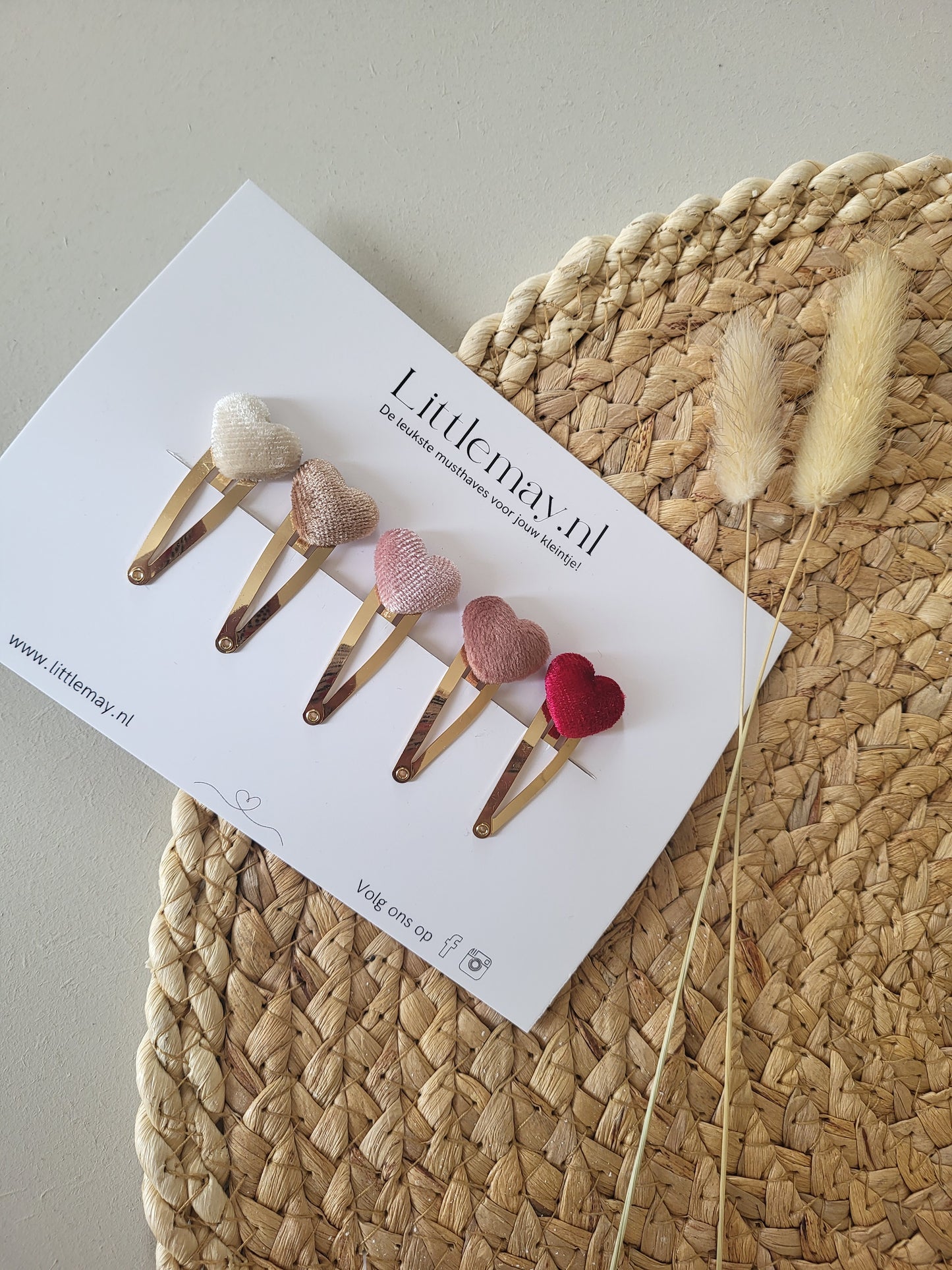 Handgemaakte haarspeldjes met hartjes voor jouw meid.