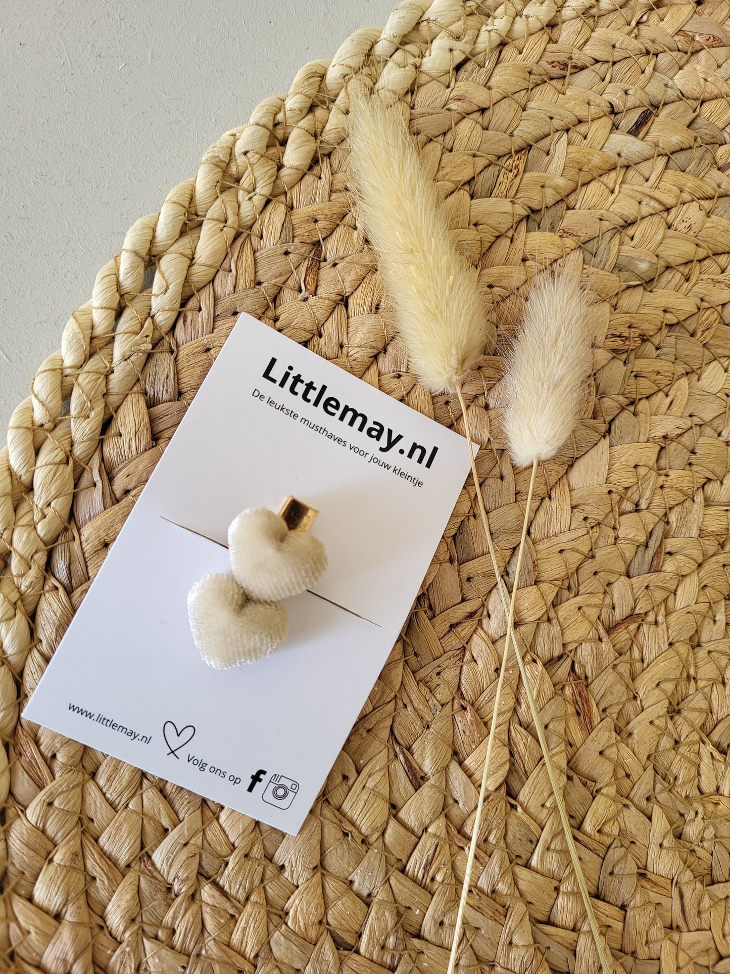 Handgemaakte haarspeldjes met hartjes voor jouw meid.
