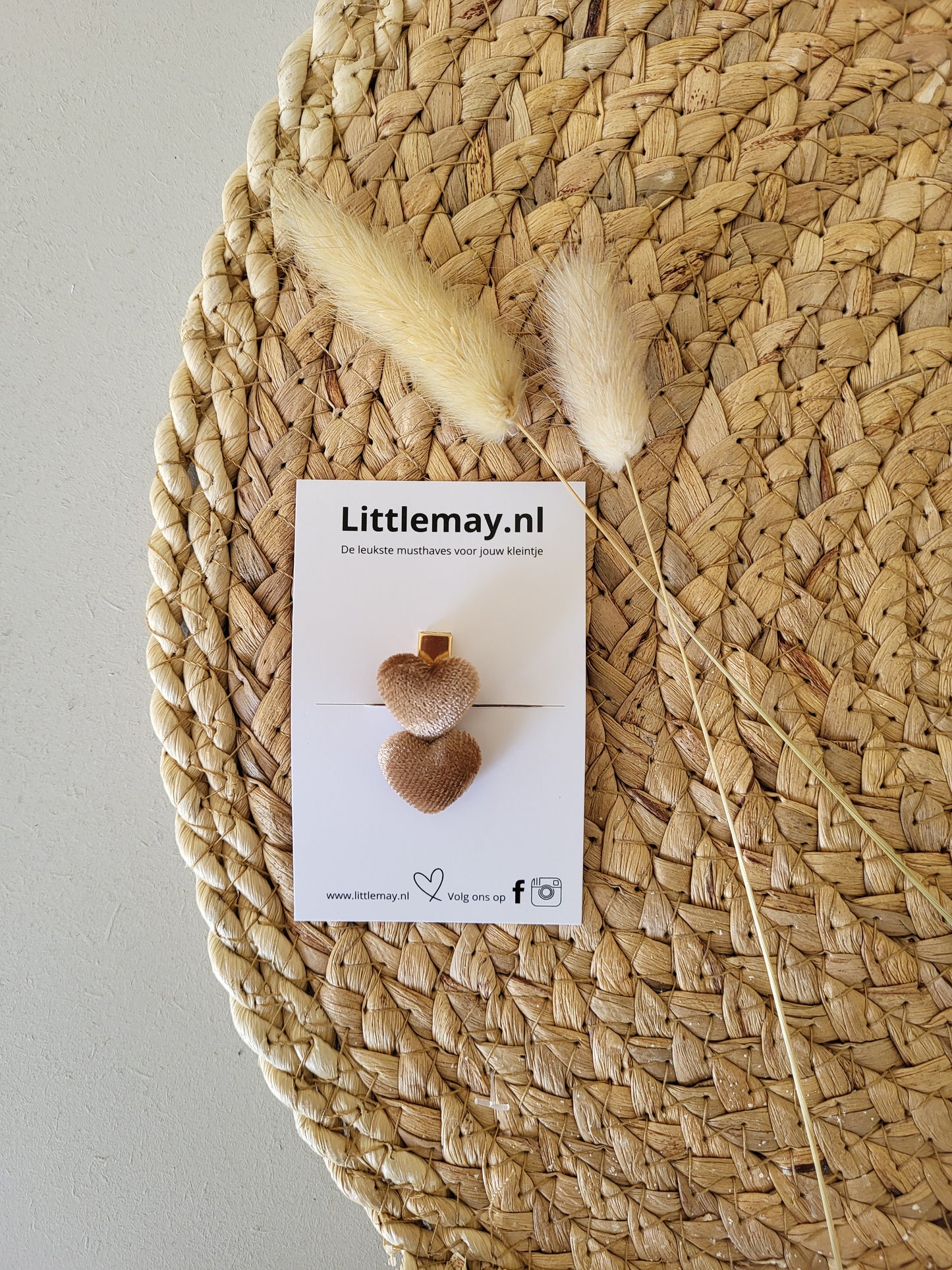 Handgemaakte haarspeldjes met hartjes voor jouw meid.