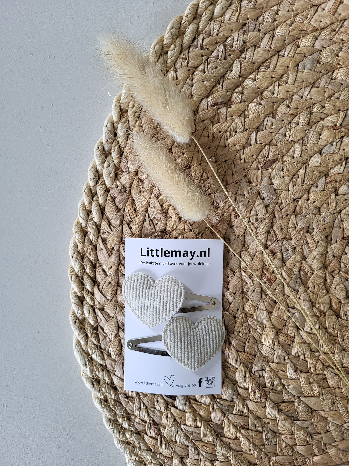 Handgemaakte haarspeldjes met hartjes voor jouw meid.