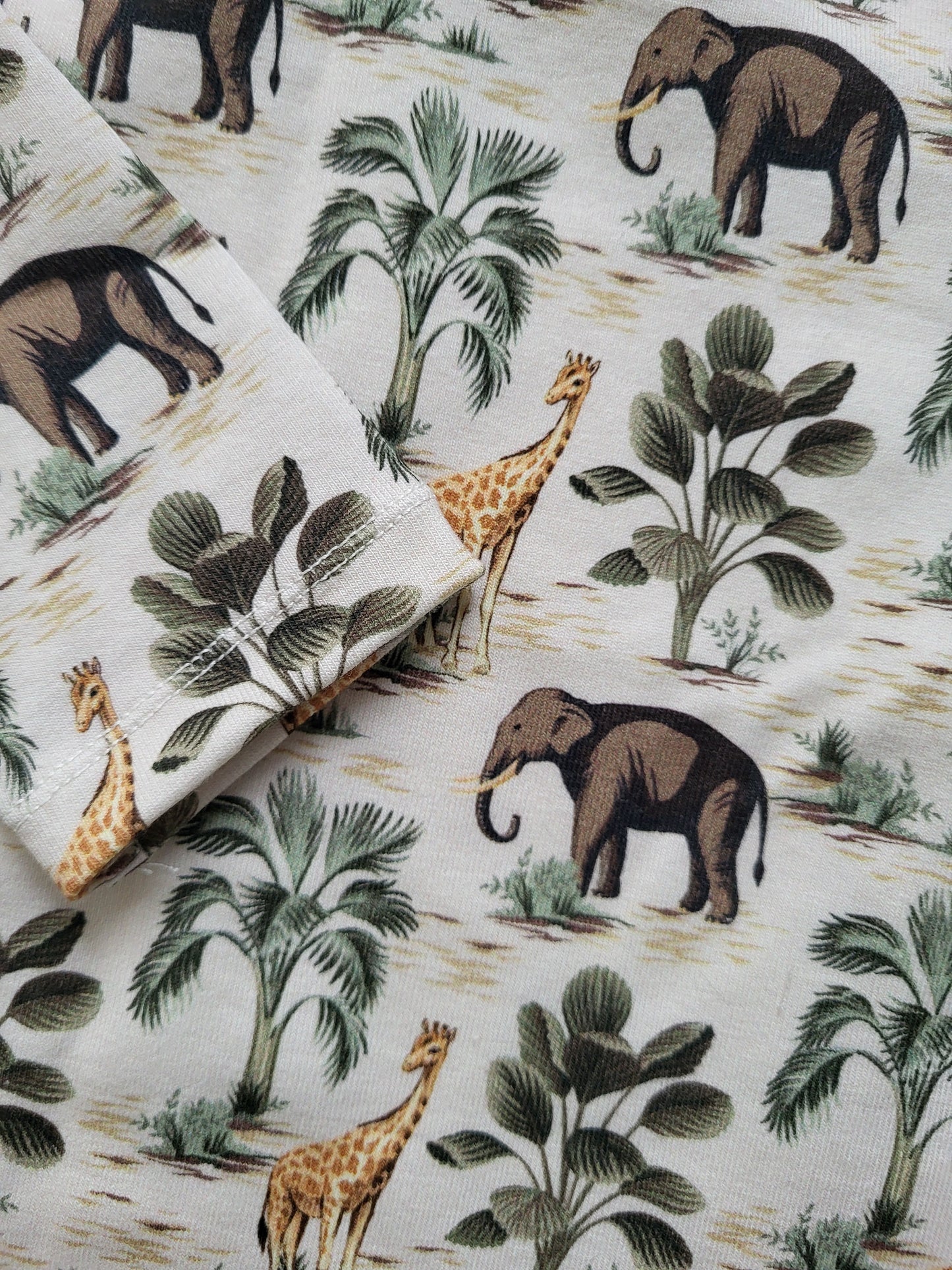 Ontdek de fijnste babykleding bij Littlemay.nl
