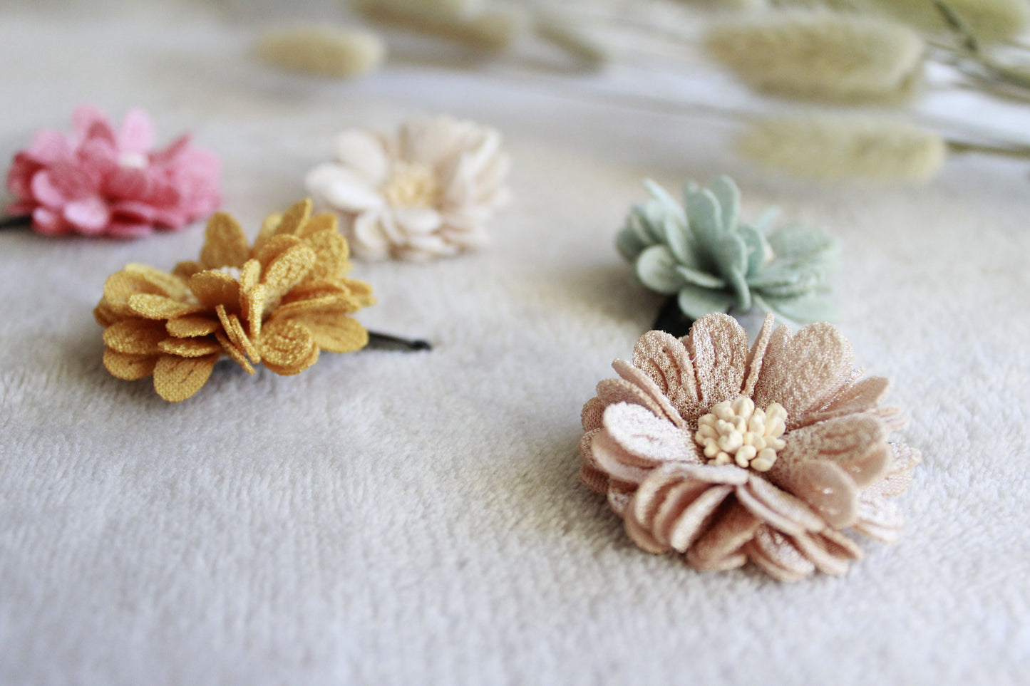 Handgemaakte haarspeldjes met bloemen voor jouw meid.