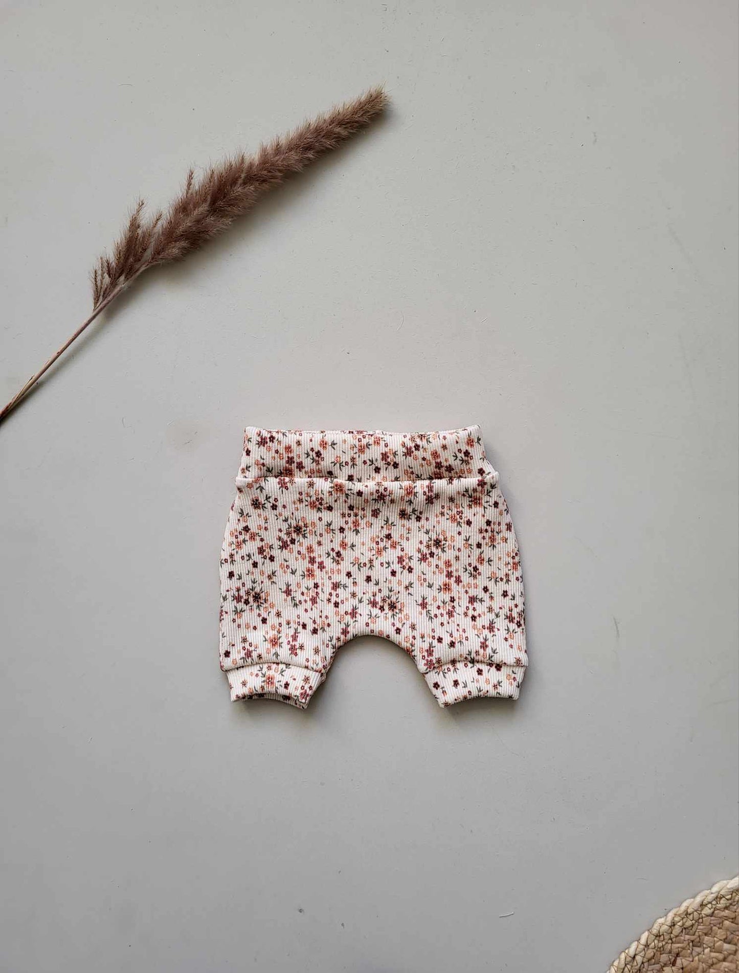 Korte broek Ava voor baby's | Maat 56 -68 bij Littlemay.nl