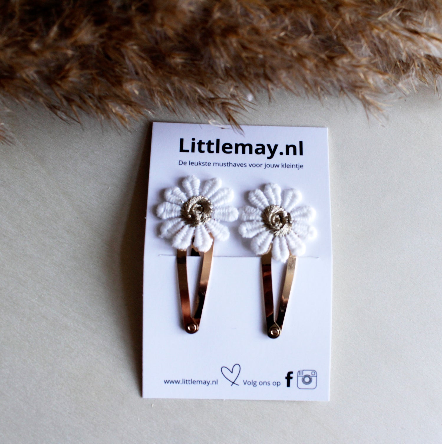 Handgemaakte haarspeldjes met bloemen voor jouw meid. 