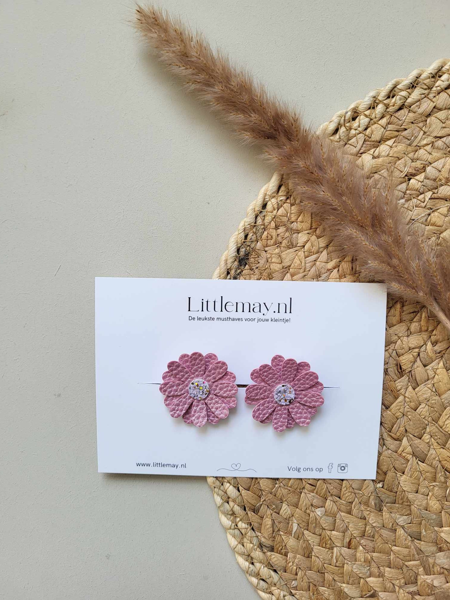Handgemaakte haarspeldjes met bloemen voor meisjes van Littlemay.nl.