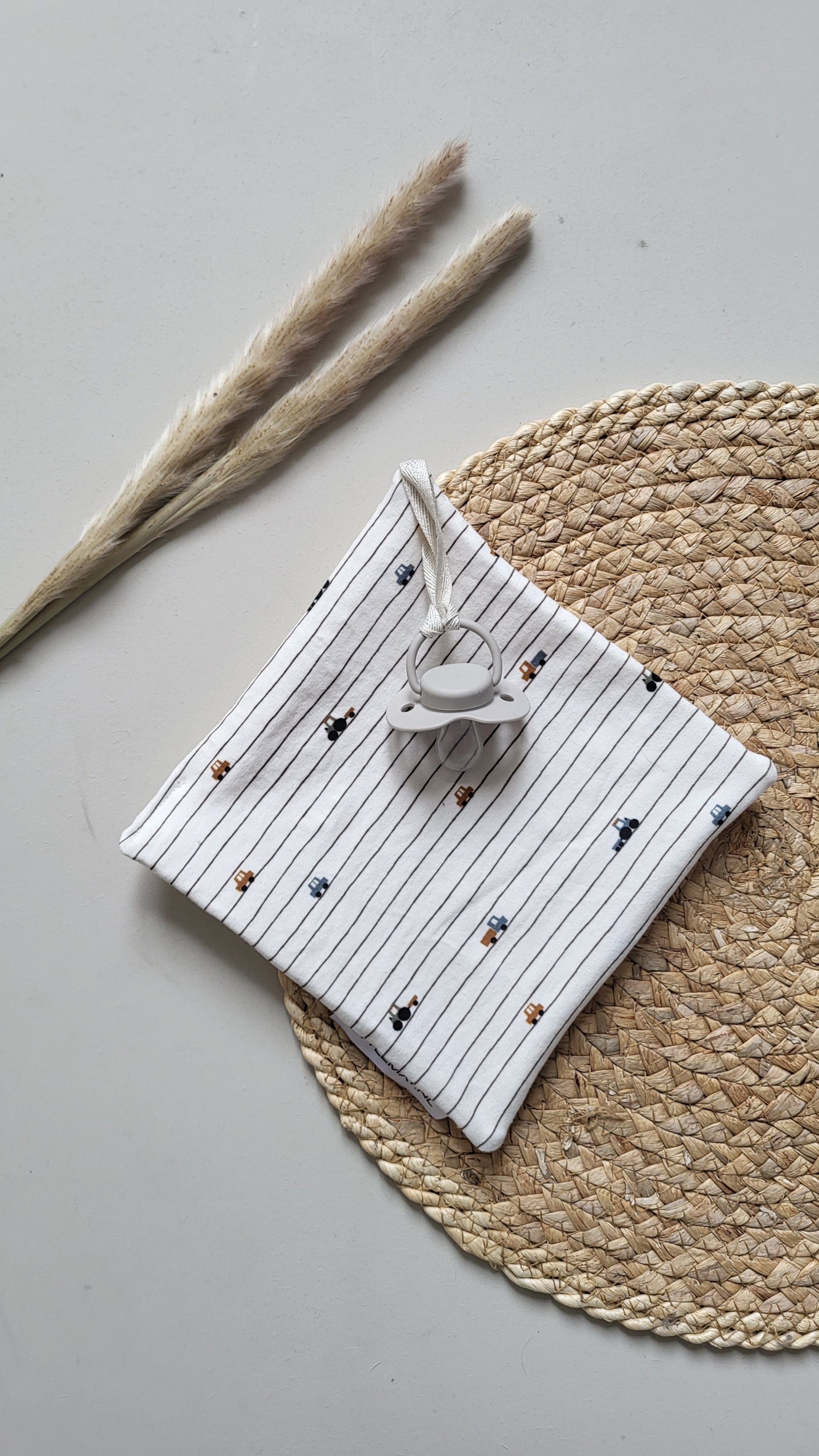 Zachte knuffeldoek Levi  voor jouw baby | Verkrijgbaar bij Littlemay.nl