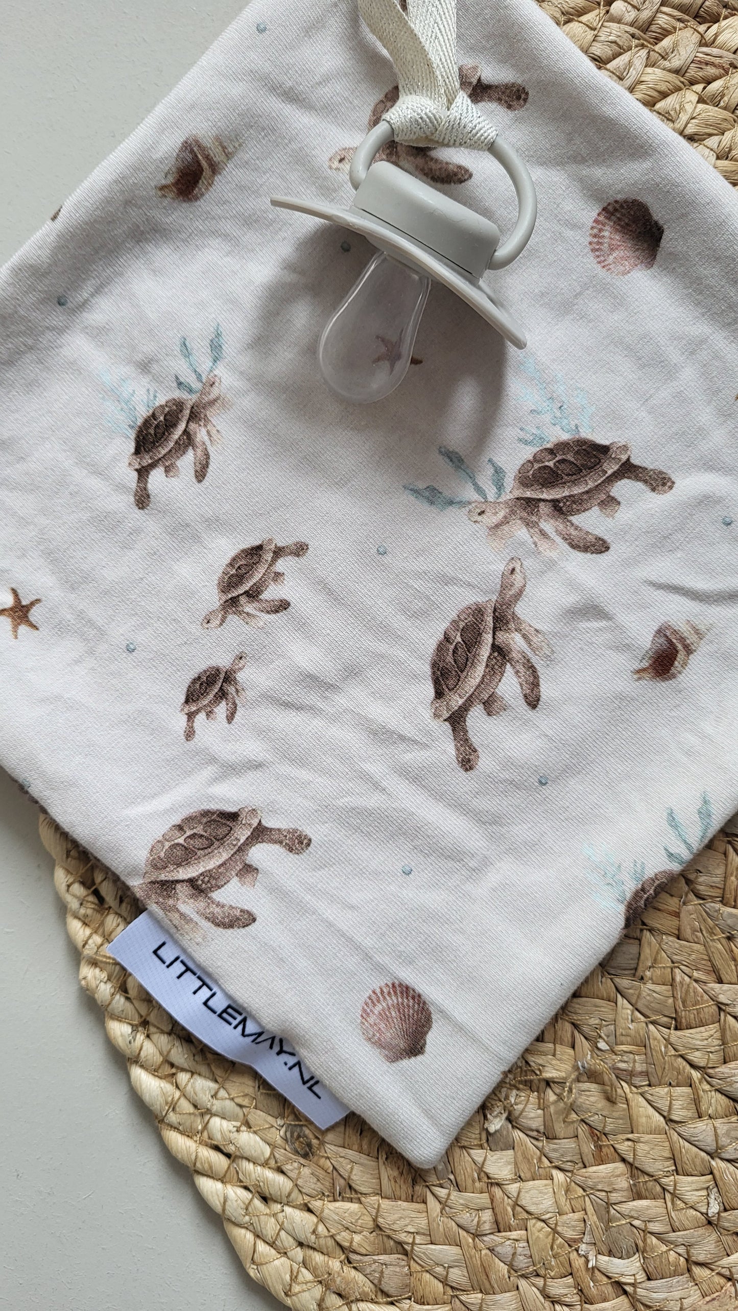 Zachte knuffeldoek Tom voor jouw baby | Verkrijgbaar bij Littlemay.nl