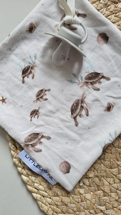 Zachte knuffeldoek Tom voor jouw baby | Verkrijgbaar bij Littlemay.nl