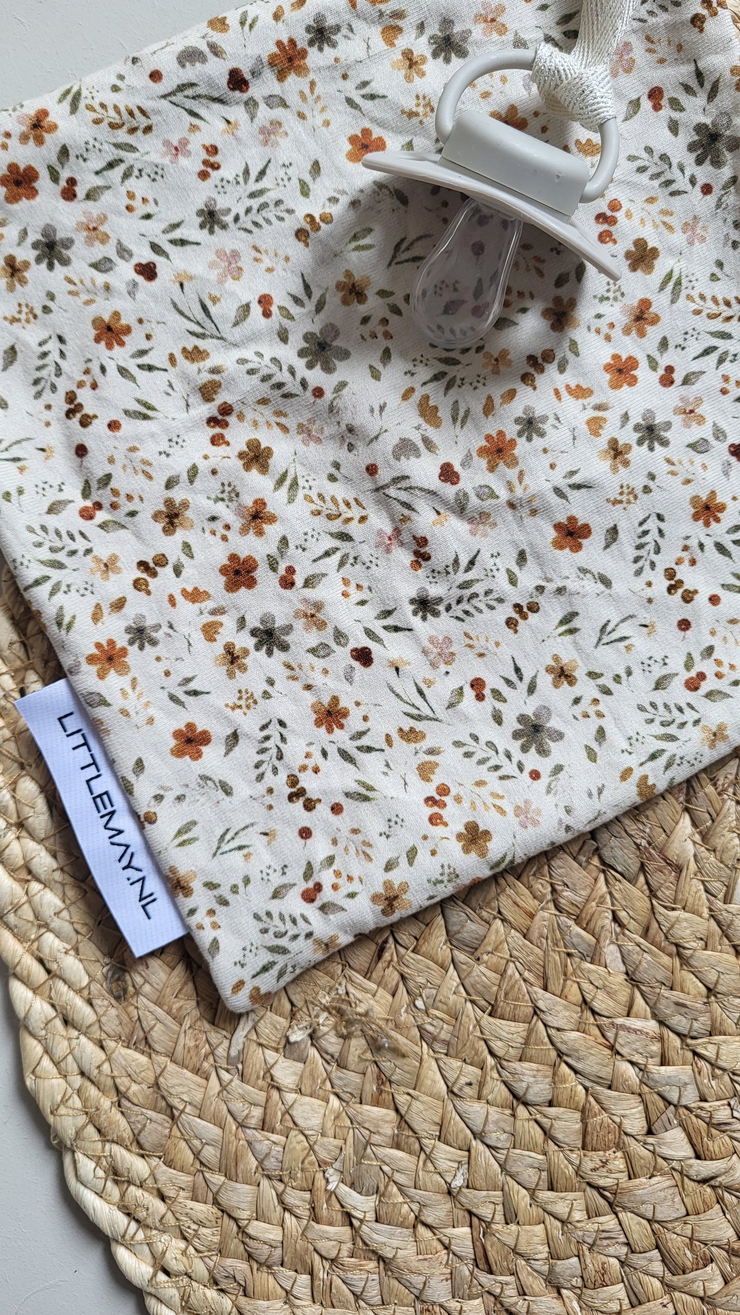Zachte knuffeldoek Julia voor jouw baby | Verkrijgbaar bij Littlemay.nl